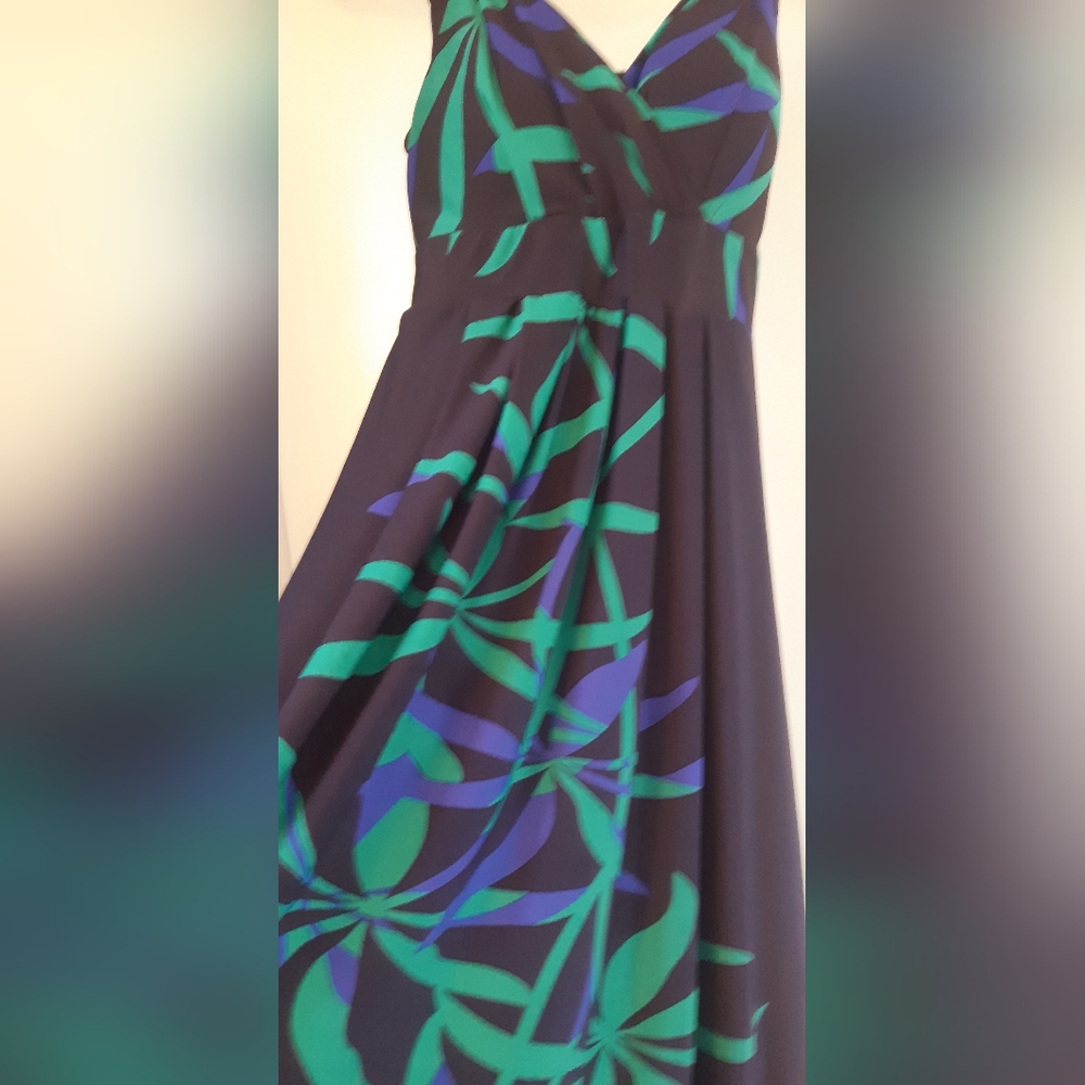 5/$25.00  Tropical Long Maxi Navy, Colbalt Blue And Green Dress Size Small